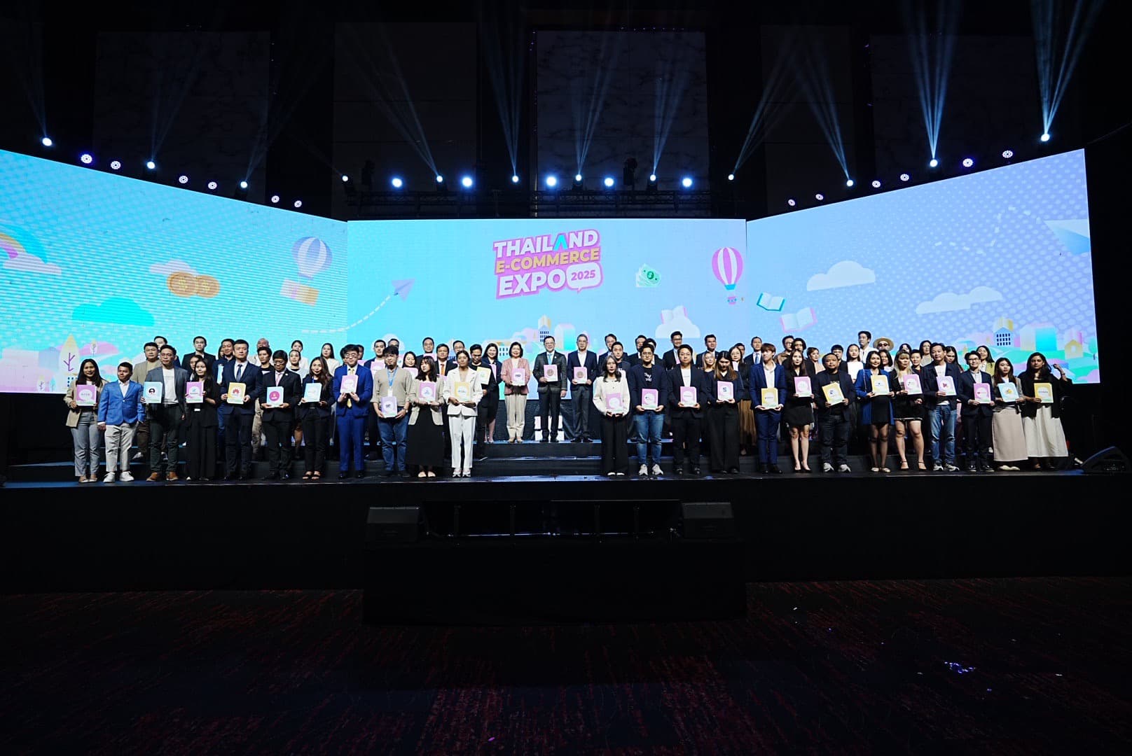 กระทรวงพาณิชย์เปิดงาน Thailand E-Commerce Expo 2025 สุดยอดอินฟลูฯถ่ายทอดความรู้สุดปัง