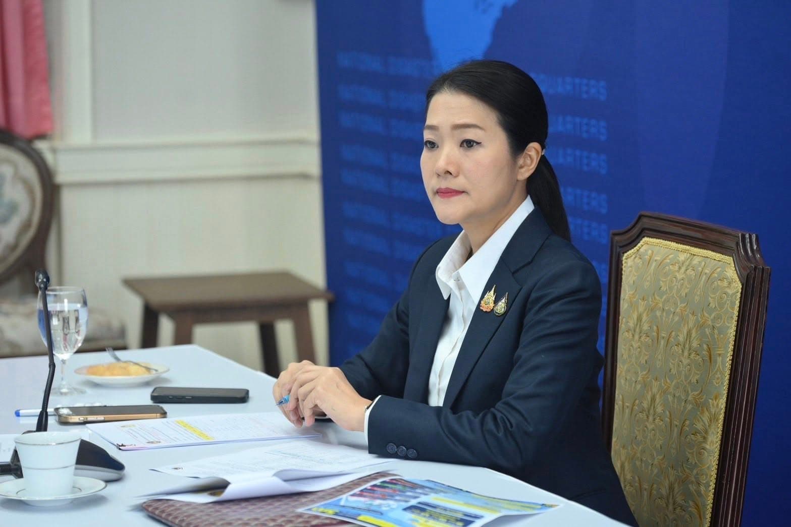 นางสาวธีรรัตน์ สำเร็จวาณิชย์ รัฐมนตรีช่วยว่าการกระทรวงมหาดไทย