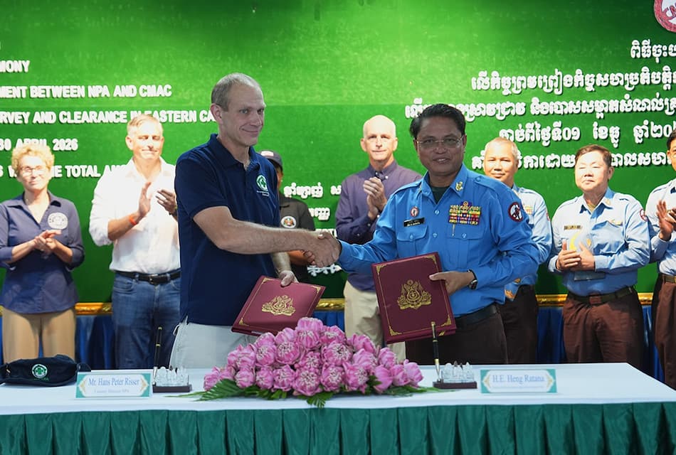 สหรัฐฯ มอบเงินเกือบ 700,000 ดอลลาร์ให้กัมพูชาเคลียร์ทุ่นระเบิด