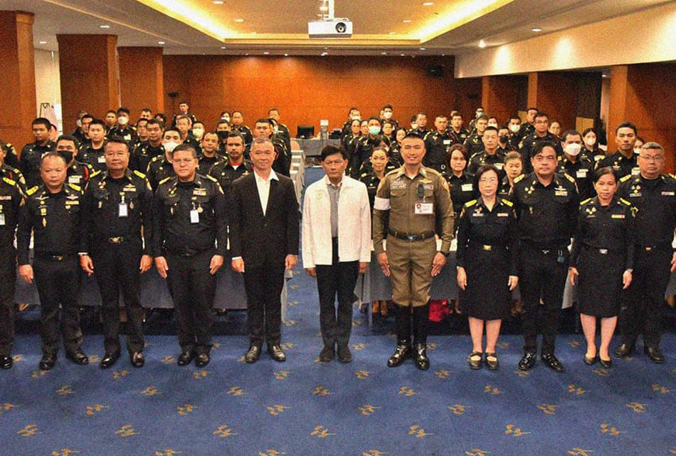 กทม.ตั้ง ‘เทศกิจอาสาจราจร’ สนับสนุนภารกิจตำรวจ ช่วยบรรเทาปัญหารถติดเมืองกรุง