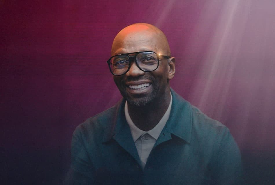 มายังไงครับเนี่ย! ‘มาเกเลเล่’ แข้งตำนานโผล่เป็นกรรมการ ‘มิสยูนิเวิร์ส’