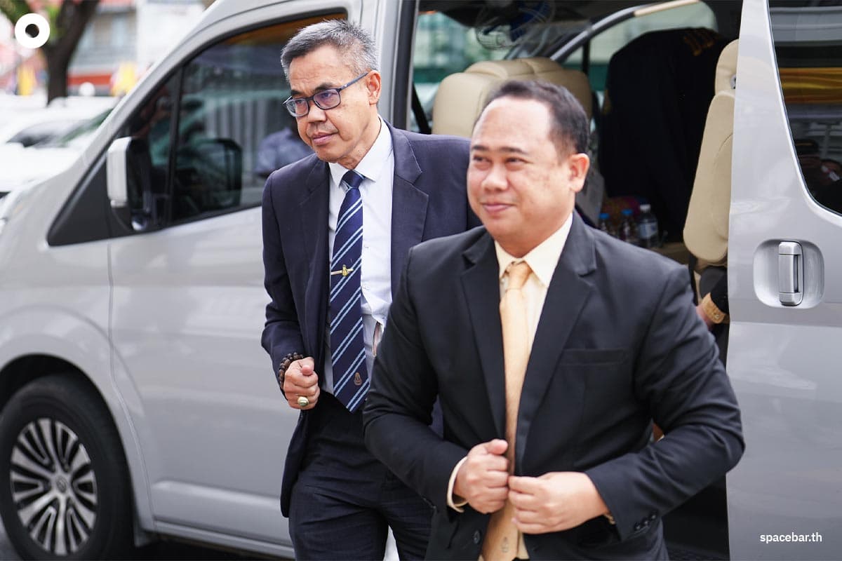 Investigate-Thaksin's-recovery-at-Police-Hospital-SPACEBAR-Photo02.jpg