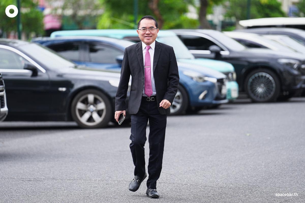 Investigate-Thaksin's-recovery-at-Police-Hospital-SPACEBAR-Photo05.jpg