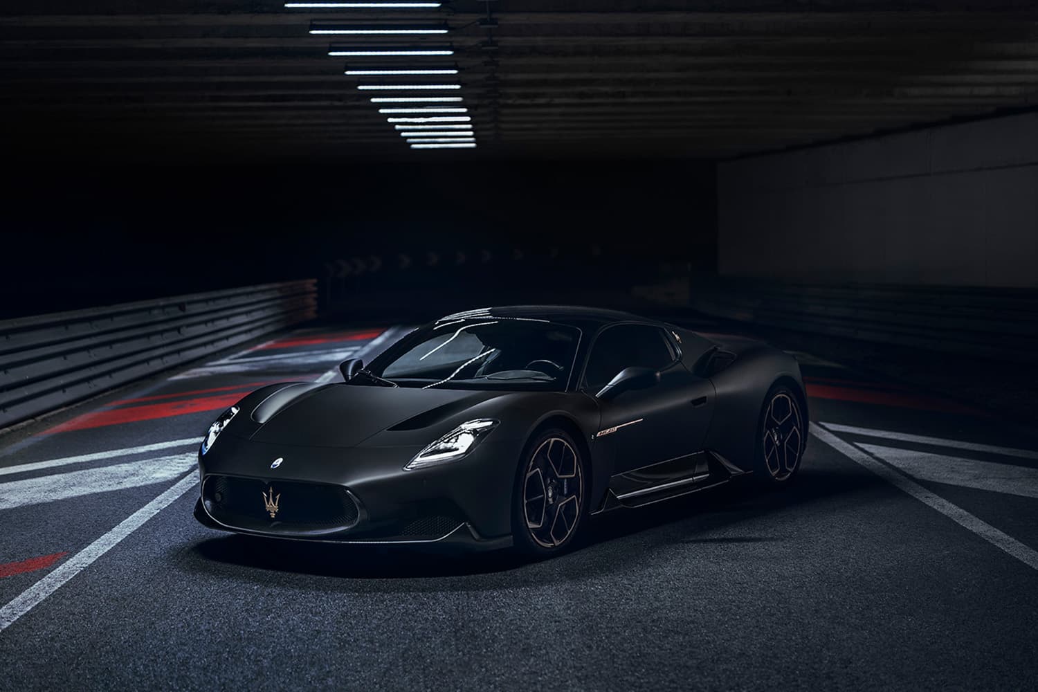 PR_Maserati_MC_20_Notte_SPACEBAR_Hero_b9ab16535c.jpg