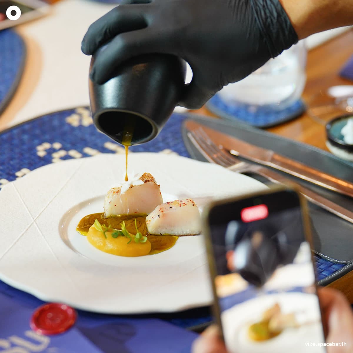 Photo-Story-Zwilling-RERN-Fine-Dining-SPACEBAR-Photo_SQ04.jpg
