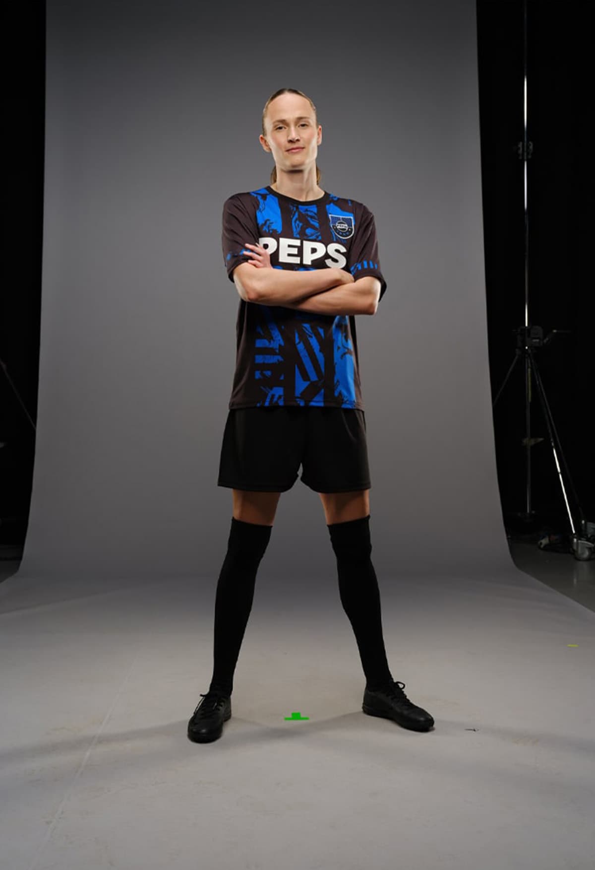 Photo-story-Pepsi-x-Classic-Football-Shirts-SPACEBAR-Photo03.jpg