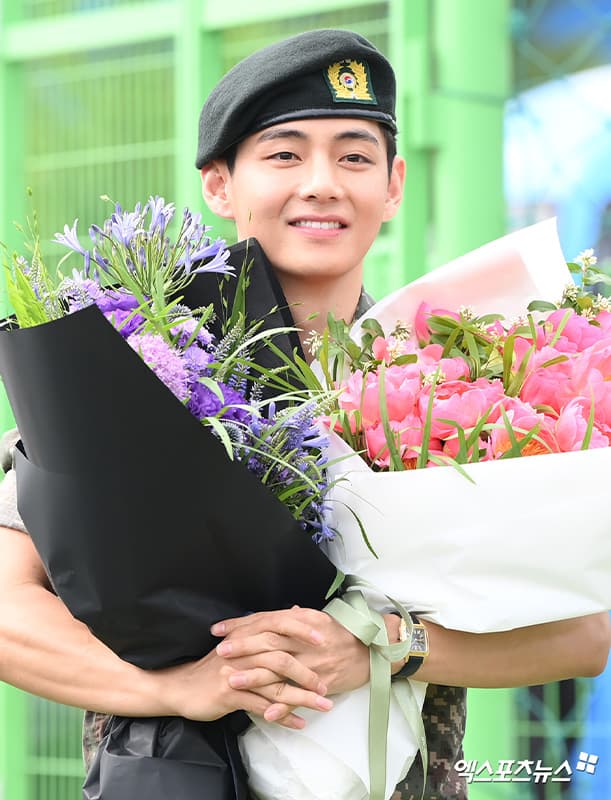 Rm-v-bts-discharged-military-SPACEBAR-Photo01.jpg