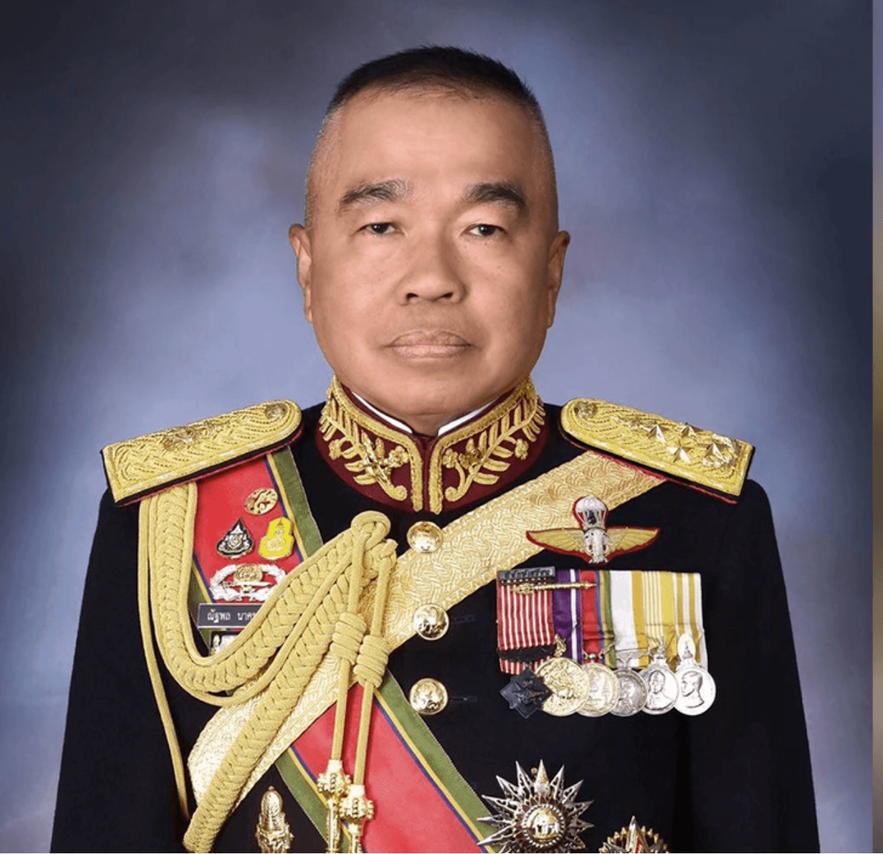 พล.อ.ณัฐพล นาคพาณิชย์ รมช.กลาโหม กับกลยุทธ์นางงามเล่าความจริง