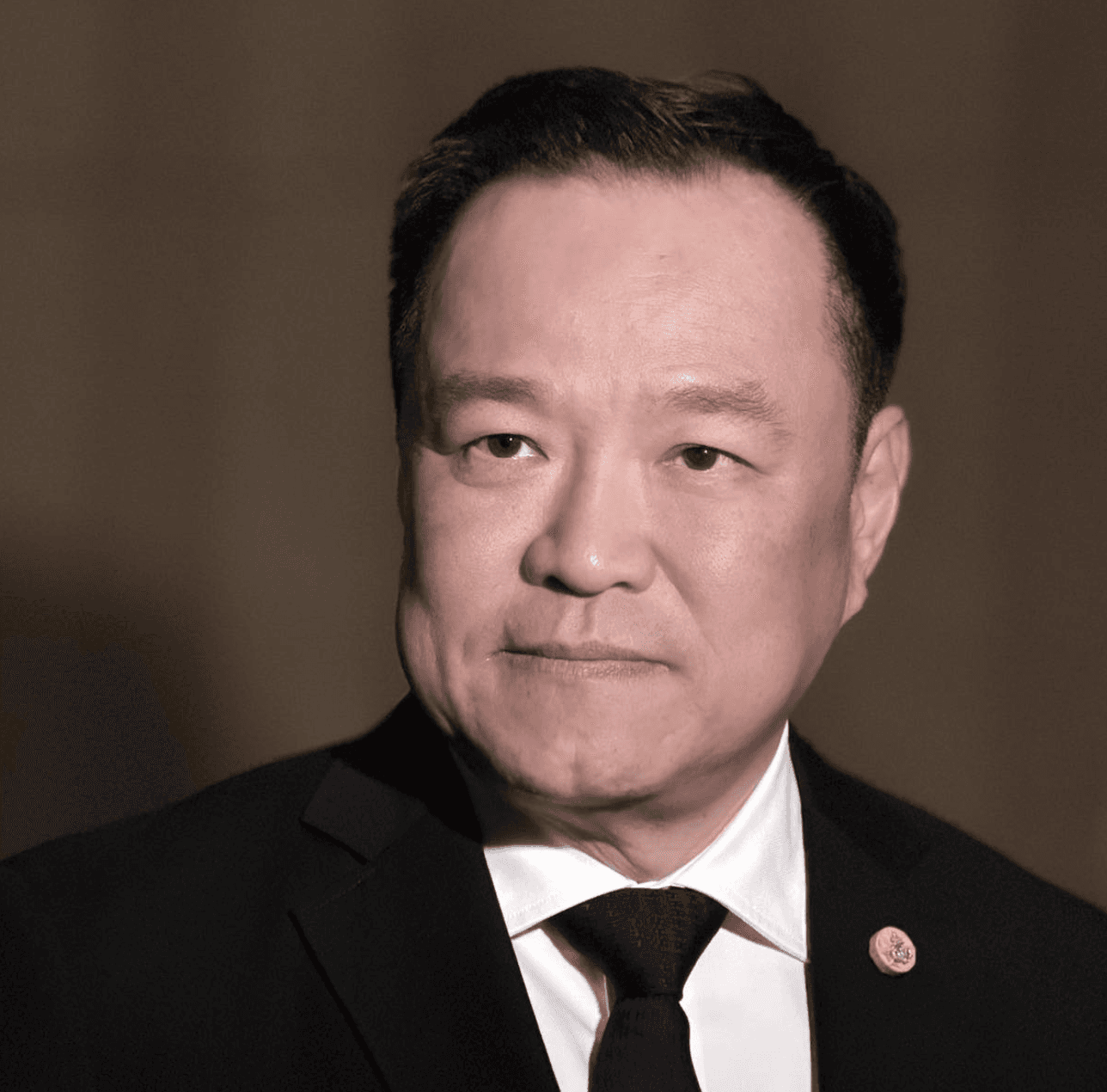 อนุทิน ชาญวีรกูล นายกรัฐมนตรี ทำตามคำขู่ ยื่นอภิปรายไม่ไว้วางใจรัฐบาล ยุบสภาทันที