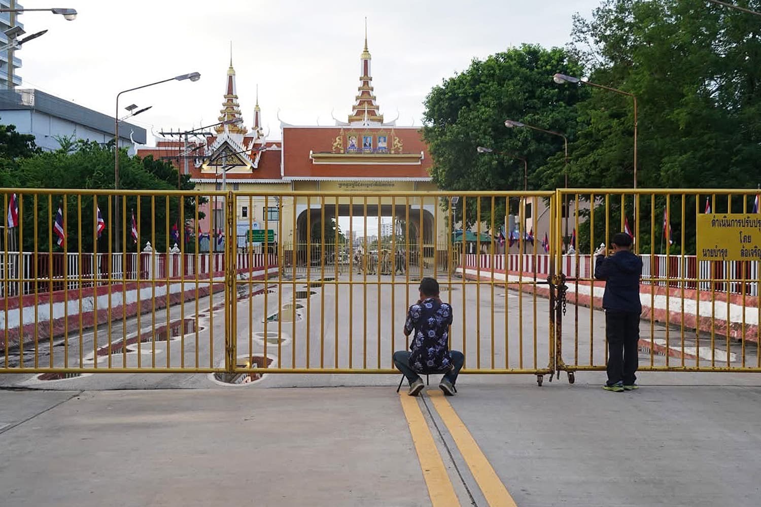 ปิดด่านชายแดนไทย-กัมพูชา ยังอนุโลม 'นักเรียน-ผู้ป่วย' ข้ามแดนได้