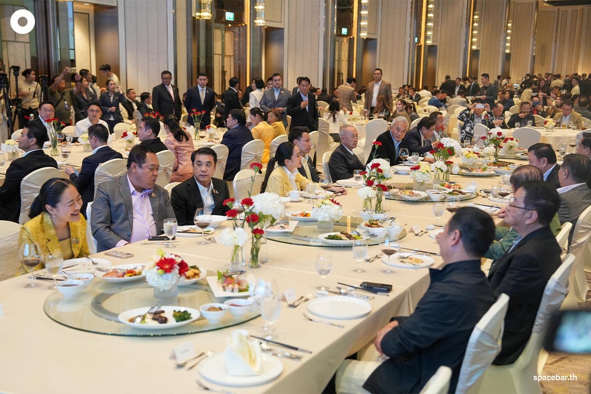 Thaksin-Dinner-Government-SPACEBAR-Photo02-1.jpg