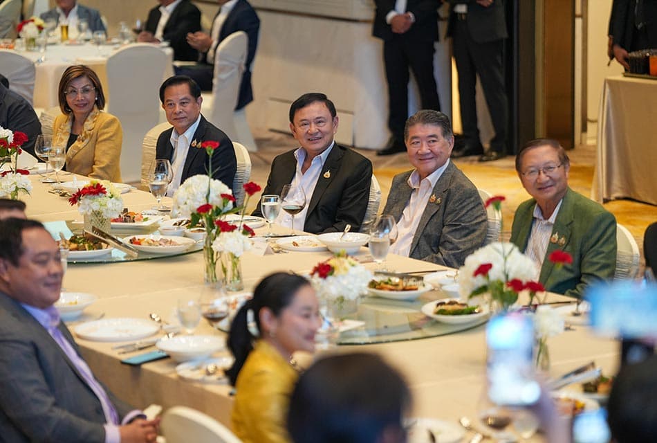‘ทักษิณ’ จัดแถว ‘พรรคร่วมรัฐบาล’ สัญญาใจทีมเดิม หลัง ‘เลือกตั้ง’ ซัด ภท. ไม่สุภาพบุรุษ