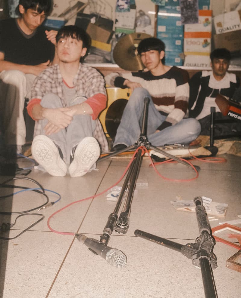 Vibe-Review-Three-Man-Down-Yom-Toi-SPACEBAR-Photo V01.jpg