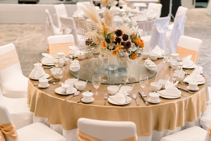 Wedding_fair_Courtyard_by_Marriott_Phuket_SPACEBAR_Photo02_e773de2549.jpeg