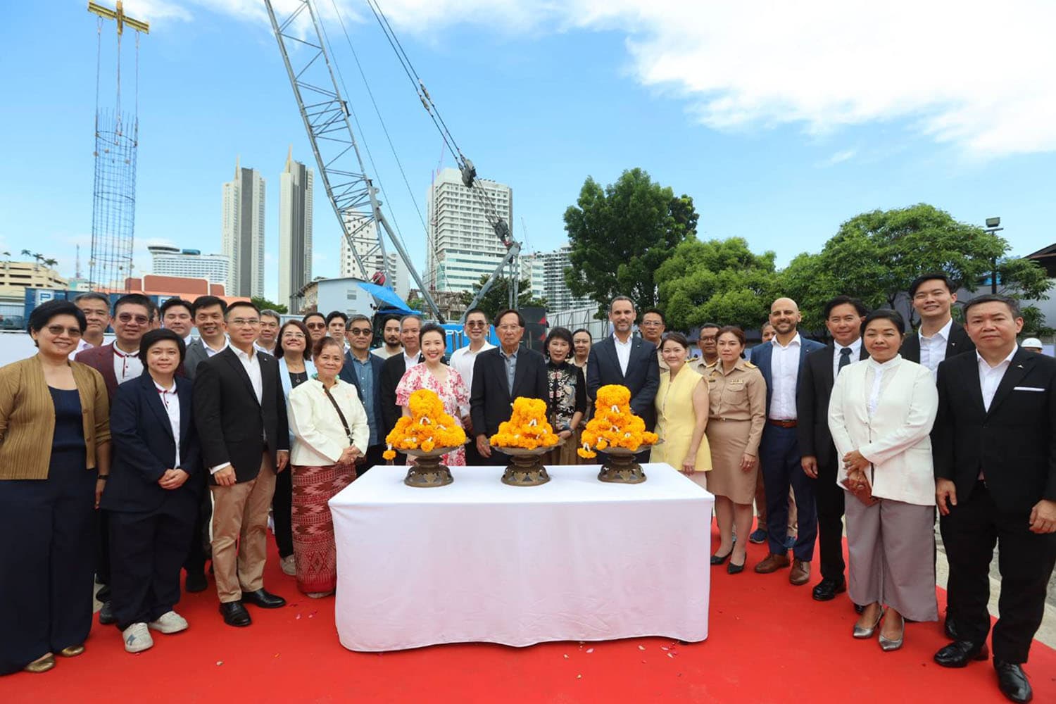 AWC ปั้นล้ง 1919 สู่ลักชัวรีแลนด์มาร์กโลก