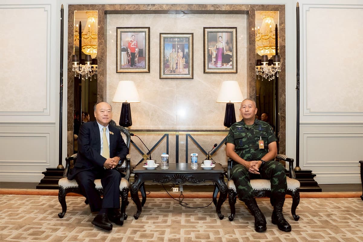 bts-guards-land-foundation-border-thai-cambodian-soldier-SPACEBAR-Photo02.jpg