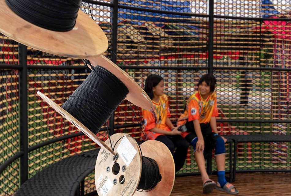 Design for Sustainability: AIS 3BB Fibre3 เปลี่ยนขยะเป็นศิลปะเพื่อชุมชน