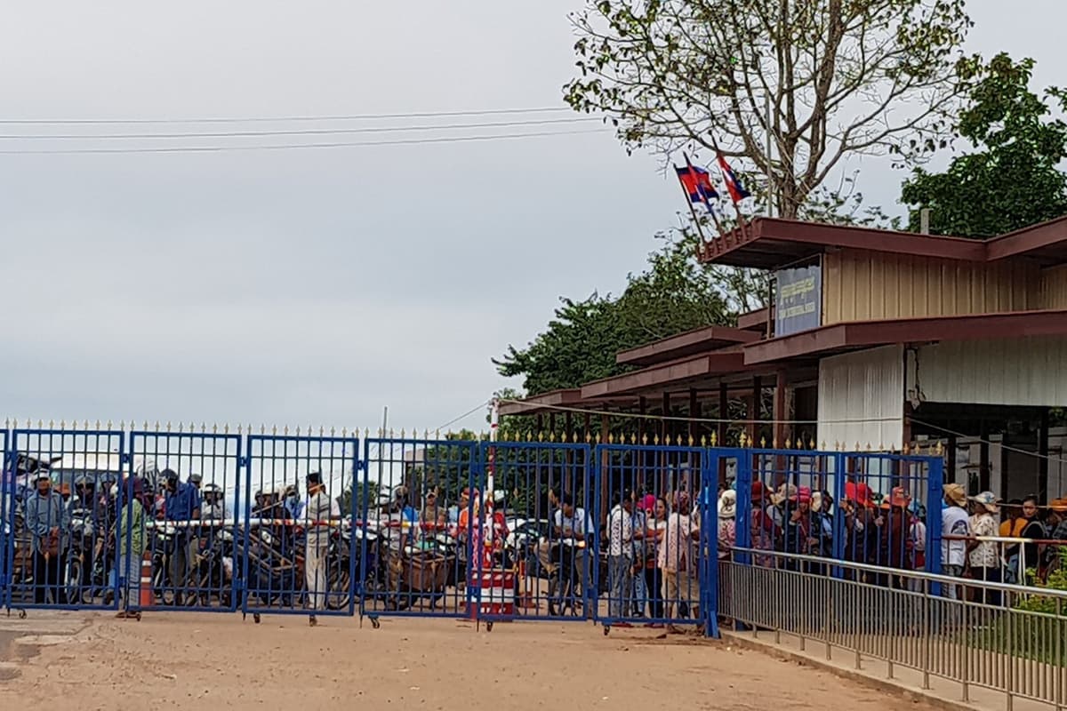 economic-business-thai-cambodia-closes-border-SPACEBAR-Photo04.jpg