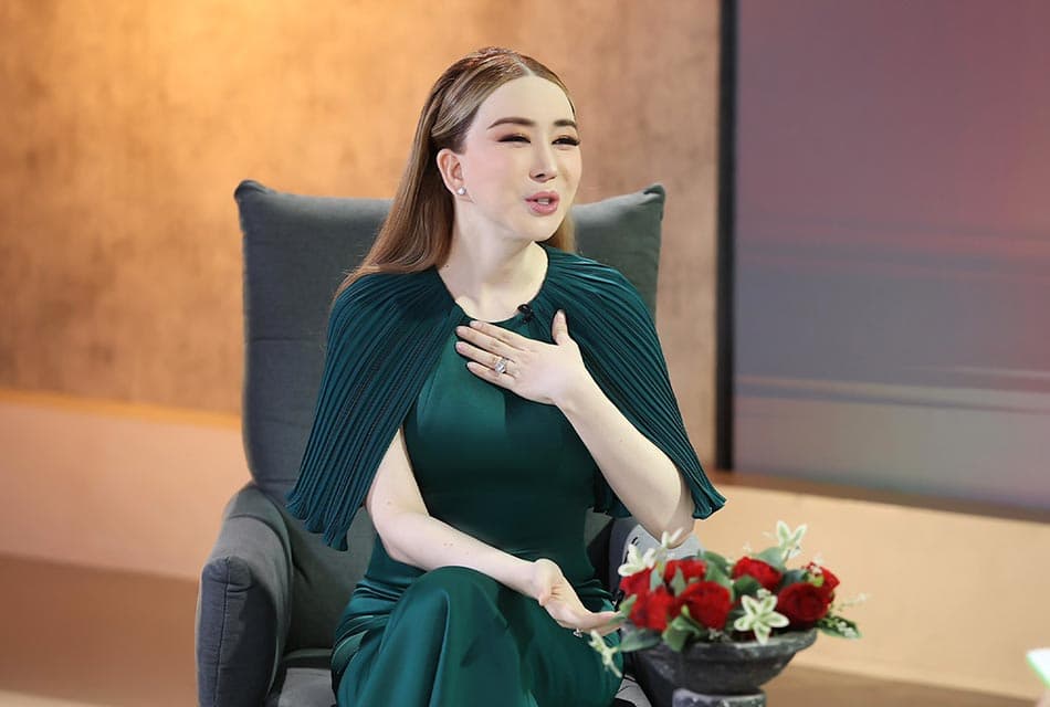 จักรวาลล่มสลาย ศาลออกหมายจับ ‘แอน JKN’