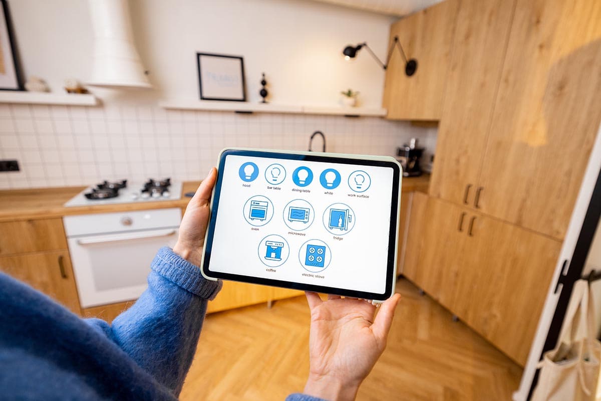economic-business-thai-smart-home-appliances-iot-SPACEBAR-Photo02.jpg