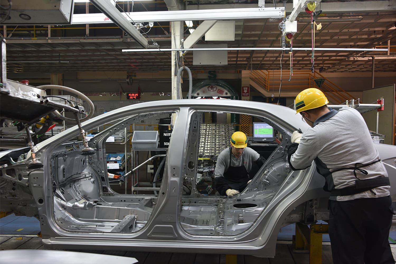 economic_business_thai_car_auto_bev_ev_SPACEBAR_Hero_fed770d73d.jpg