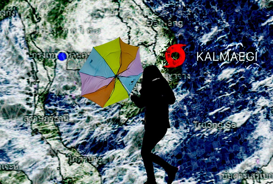 ประกาศฉบับที่ 12 พายุ ‘คัลแมกี’ เข้าเคลื่อนเข้ากัมพูชา-ลาว คาดถึง อ.สิรินธร-โขงเจียม แล้ววันนี้