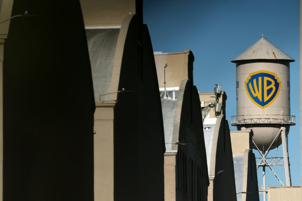 พาราเมาท์ต่อกรเน็ตฟลิกซ์ แย่งซื้อวอร์เนอร์ บราเธอร์ส ด้วยเงินสด 3 หมื่นดอลลาร์ต่อหุ้น