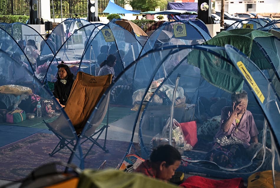 Photo Story : พลเรือนชาวไทย-กัมพูชาอพยพออกจากชายแดนแล้วกว่า 5 แสน ท่ามกลางการสู้รบครั้งล่าสุด
