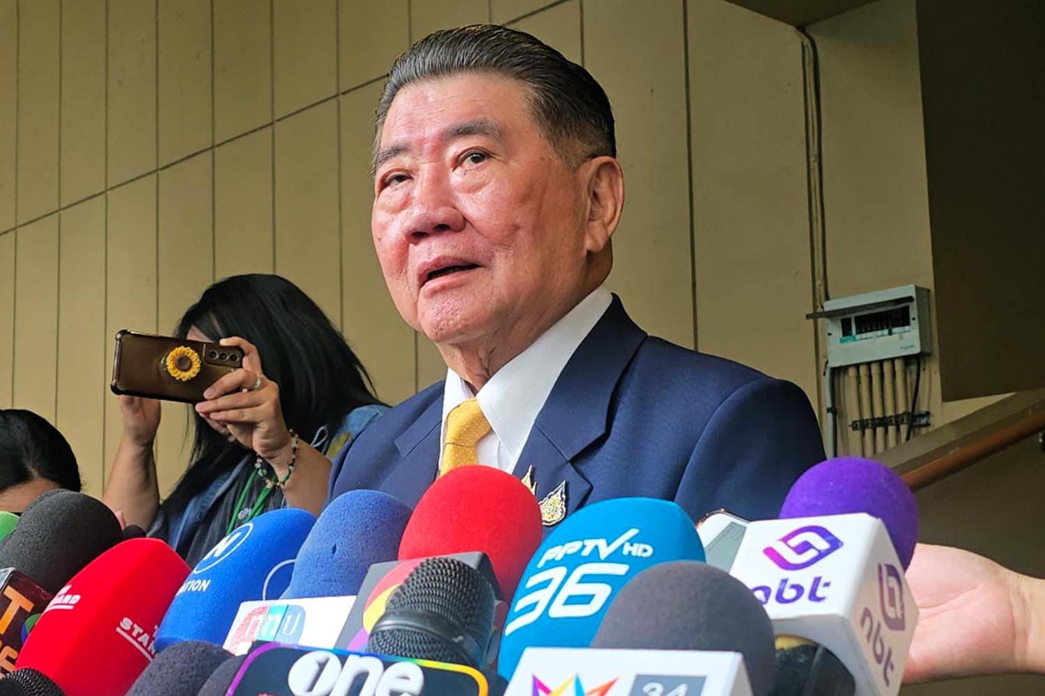 ‘ภูมิธรรม’ ไม่หวั่น ‘อิ๊งค์’ โดนนิติสงคราม หลัง ส.ว.ยื่นศาล รธน.ให้ถอดถอน