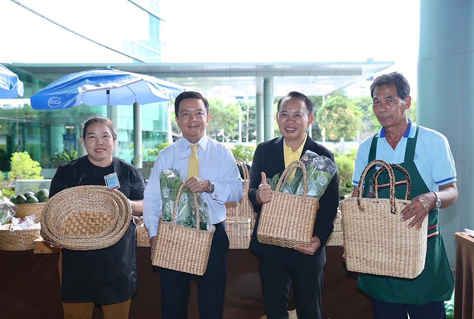 ปตท. เปิดตลาดตรง ช่วยชาวสวนไทย ยิ้มได้!
