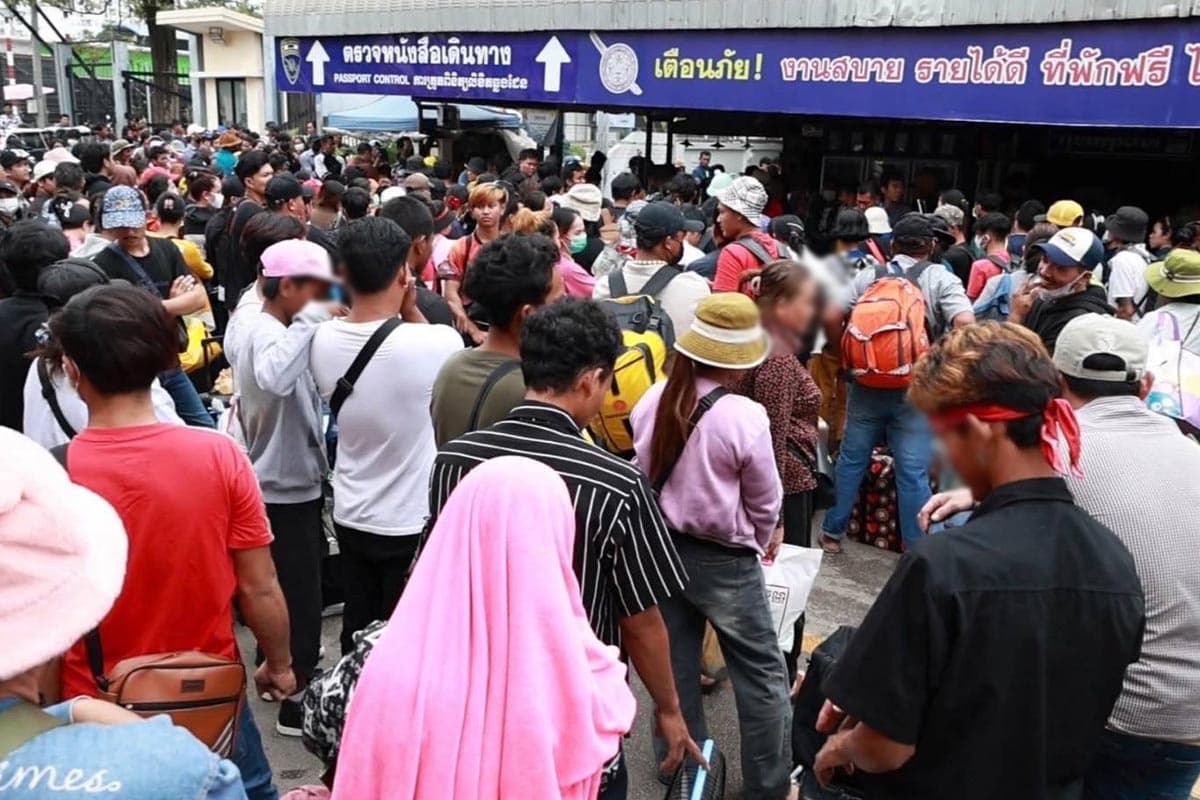 sa-kaeo-border-checkpoint-cambodian-workers-returning-home-SPACEBAR-Photo02.jpg