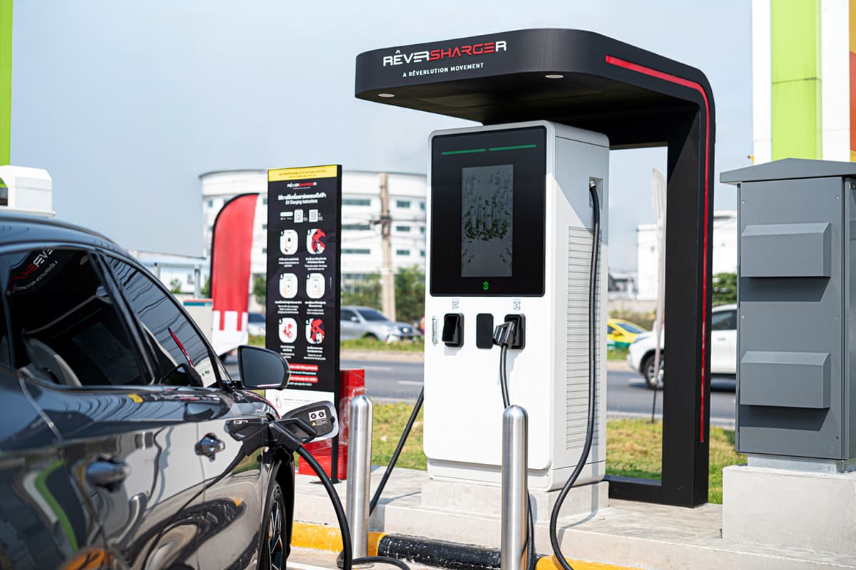sharge-ev-car-station-charging-as-a-service-SPACEBAR-Photo03.jpg