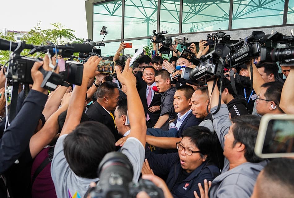 ‘สมศักดิ์’ แจงวีโต้ป้อง ‘3 หมอ’ เหตุหวั่นมติแพทยสภาเป็นบรรทัดฐานใหม่ทำแพทย์หนาวสั่น