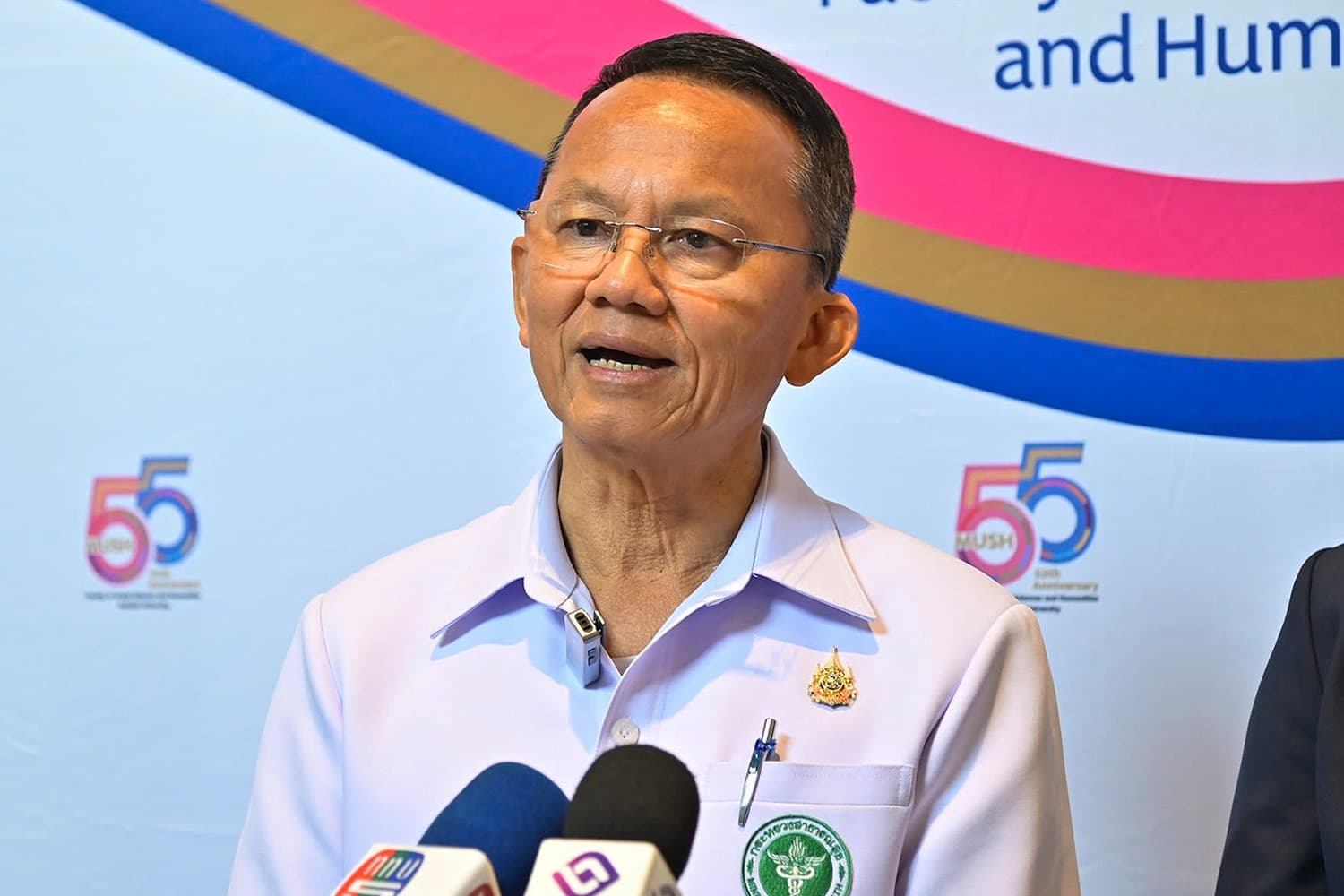 somsak_hospital_director_hits_journalist_1_may_2025_SPACEBAR_Hero_c7d65aa2eb.jpg