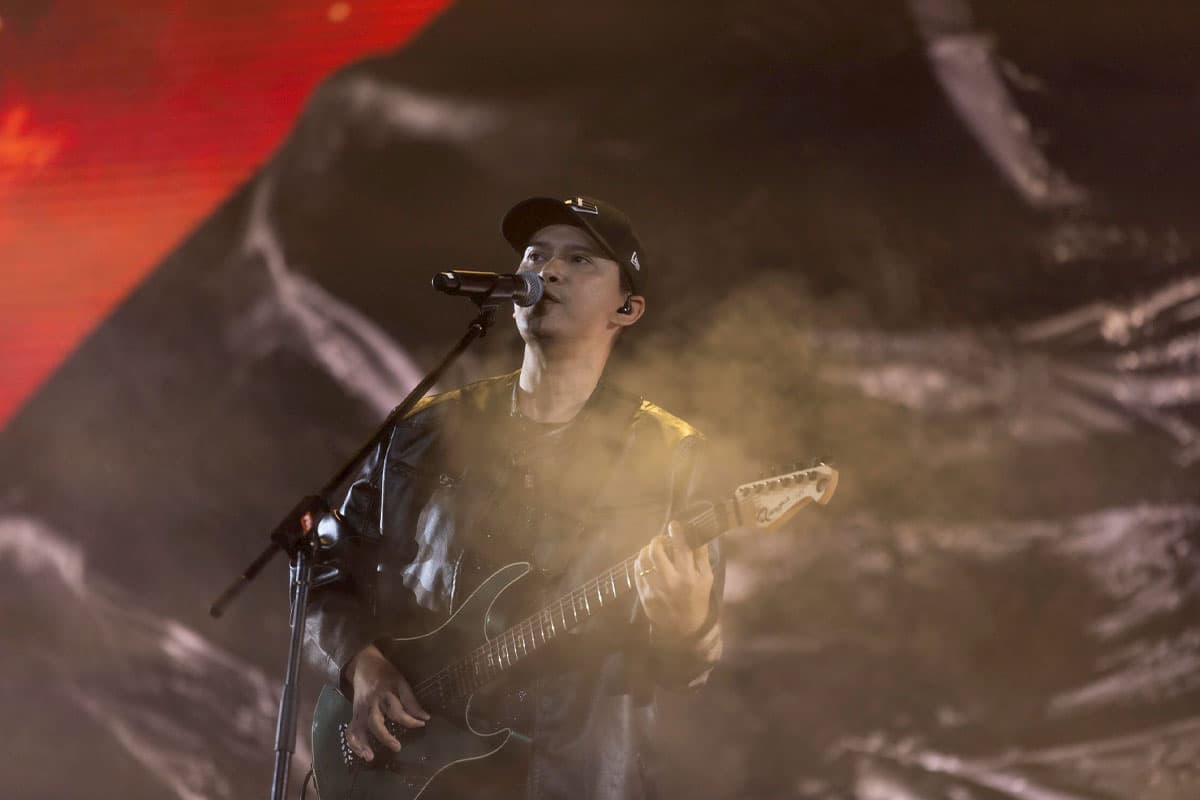 vibe-review-earthquake-rock-concert-SPACEBAR-Photo05.jpg