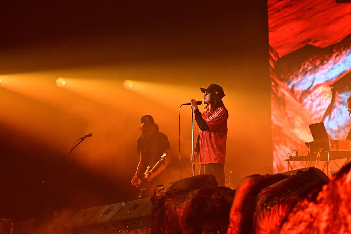 vibe-review-earthquake-rock-concert-SPACEBAR-Photo09.jpg