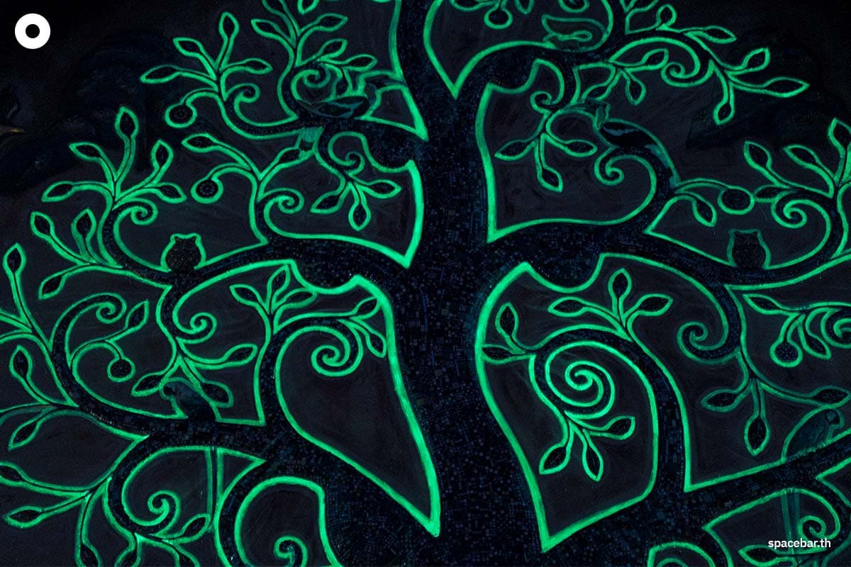 web_temple_glow_in_the_dark_SPACEBAR_Photo03_0095573eb2.jpg