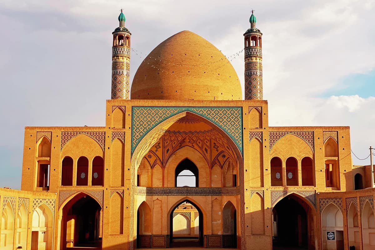 what_is_islamic_arts_SPACEBAR_Photo03_bde39387b1.jpg