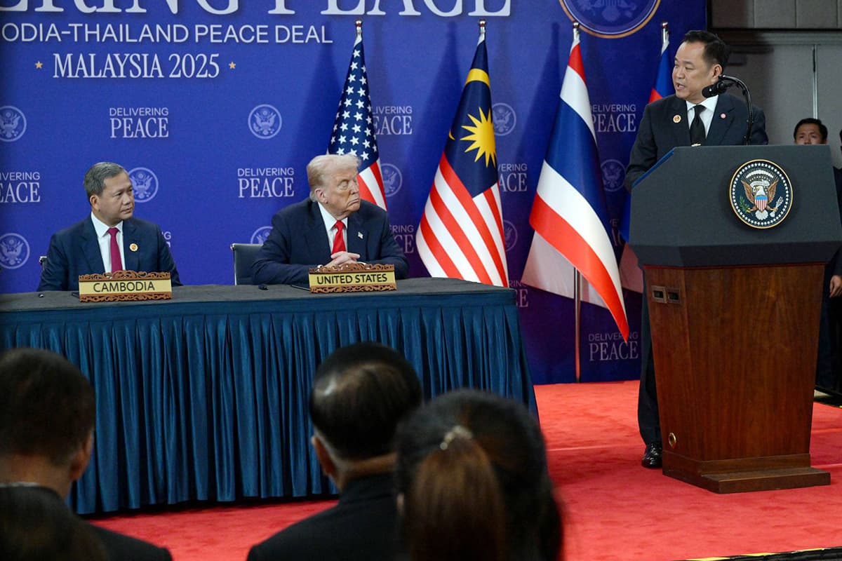 Anutin-the-Prime-Minister-traveled-to-Malaysia-for-a-meeting-2-SPACEBAR-Photo05.jpg