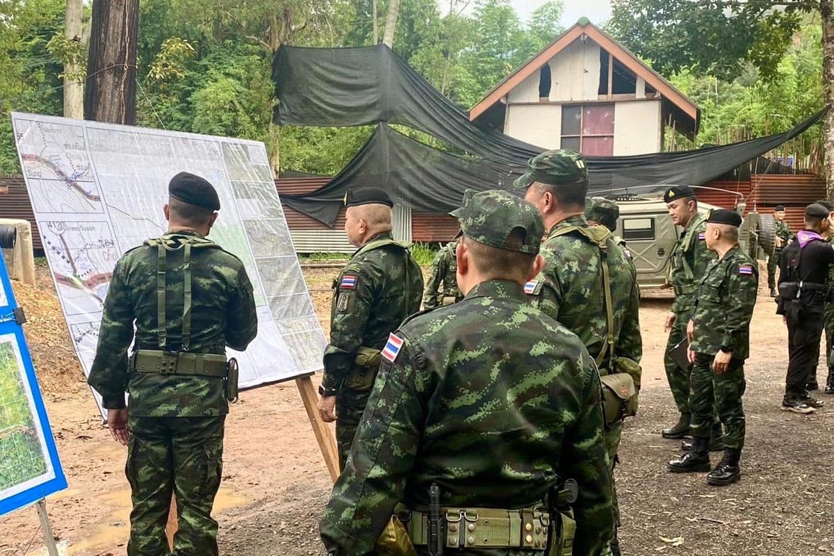 Army Region-2-is-rushing-to-build-over-250-bomb-shelters-along-the-Thai-Cambodian-border.psd-SPACEBAR-Photo05.jpg