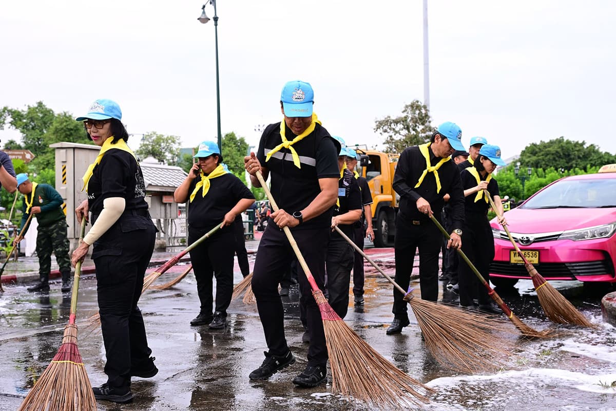 Bangkok-embraces-the-We Do Good with Our Hearts-initiative-by-joining-forces-SPACEBAR-Photo03.jpg