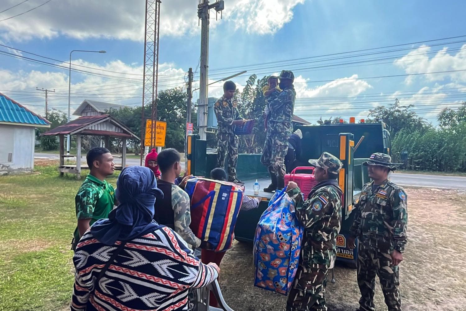 ทส. ระดมกำลังอุทยานฯ สนับสนุนอพยพประชาชน-ดูแลทรัพย์สิน ชายแดนไทยกัมพูชา
