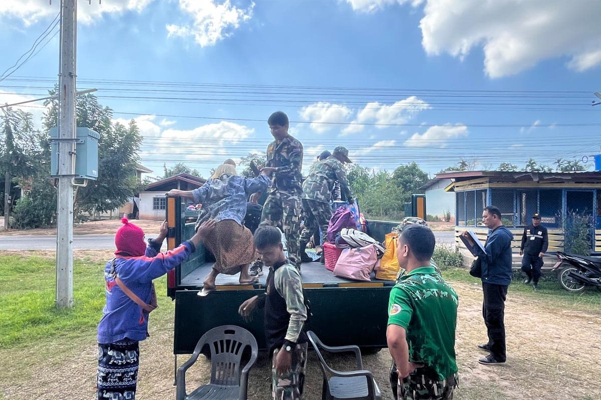 Mobilizing-park-officials-to-support-the-evacuation-of-people-from-the-Thai-Cambodian-border-SPACEBAR-Photo03.jpg