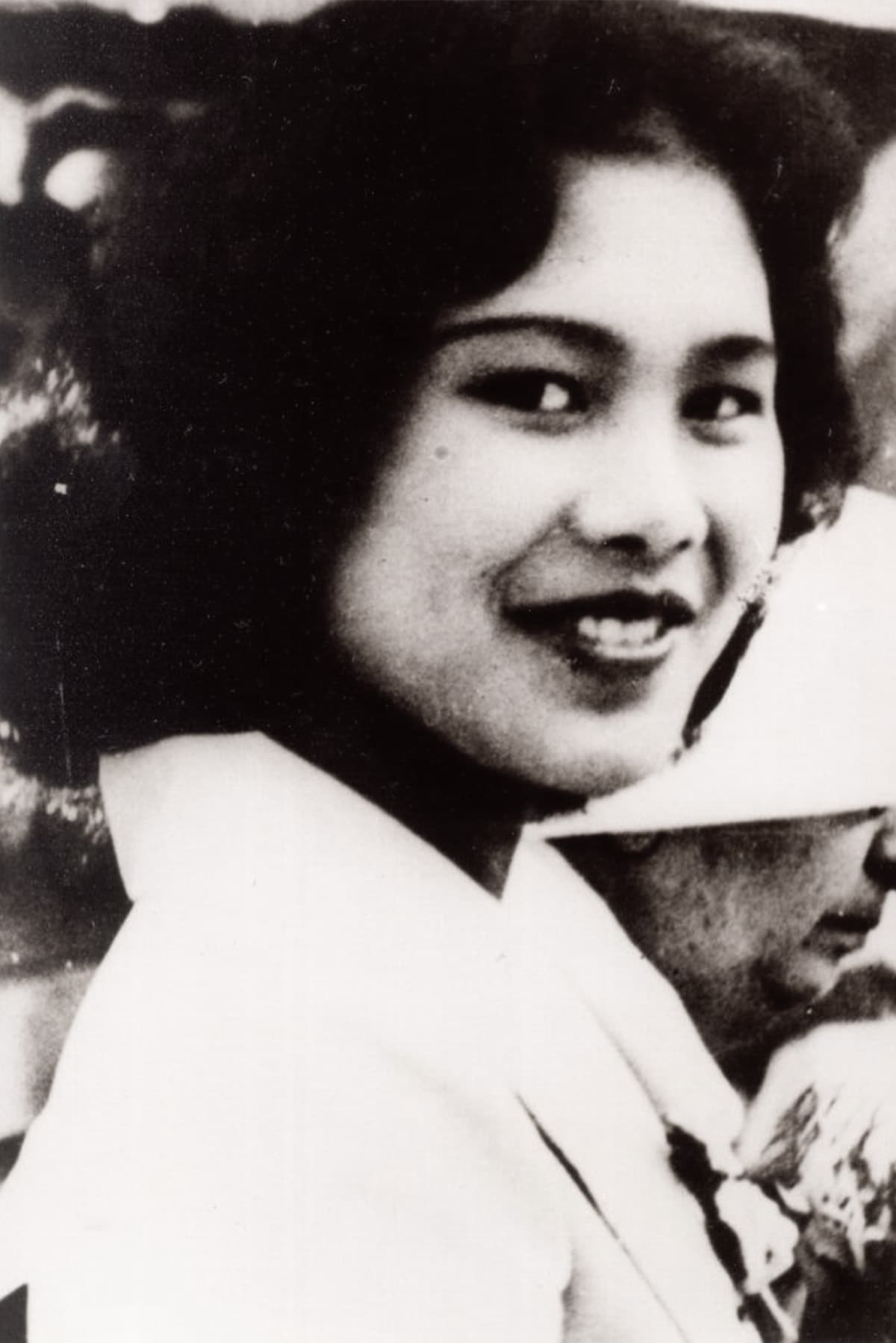 Mother School-inspired-by-the-past-of-Her-Majesty-the-Queen Mother-SPACEBAR-Photo04-1.jpg