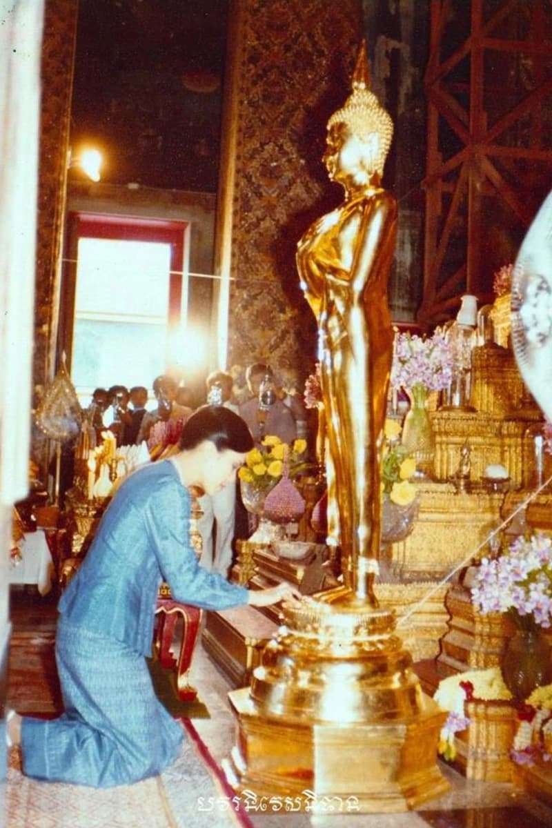 Mother-Buddha-the-breath-of-Dharma-and-the-royal-faith-of-Her-Majesty-the-Queen-Mother-SPACEBAR-Photo V01.jpg