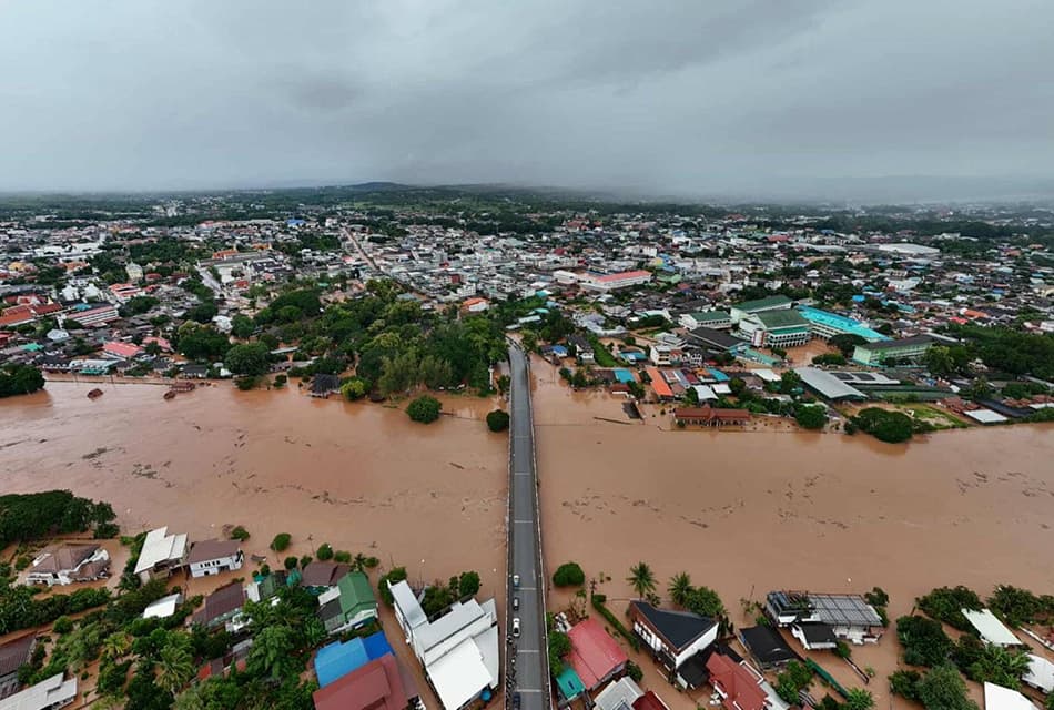 ‘น่าน’ อ่วมหนัก! ฤทธิ์พายุวิภา น้ำหลากท่วมเมือง-เขตเศรษฐกิจ ระดับน้ำสูงสุดเป็นประวัติการณ์