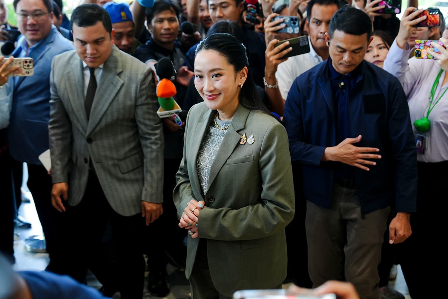 Photo Story : ‘อิ๊งค์’ ยิ้มแทนคำตอบ ปมสร้างขวัญกำลังใจ ‘พท.’ หลัง ‘ทักษิณ’ ถูกจำคุก