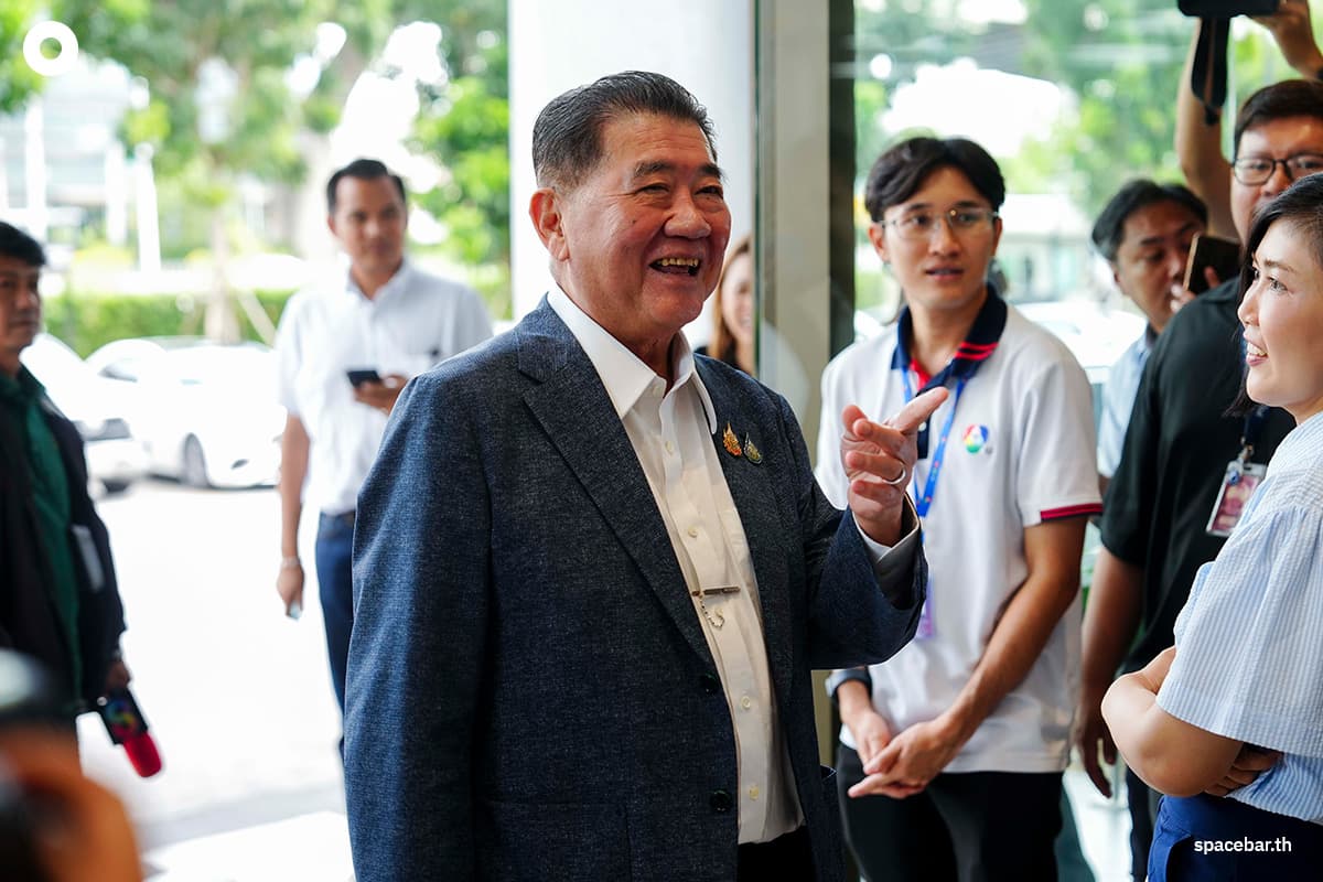 Paethongtarn-traveled-to-a-meeting-at-the-Pheu-Thai-Party-headquarters-SPACEBAR-Photo01-1.jpg