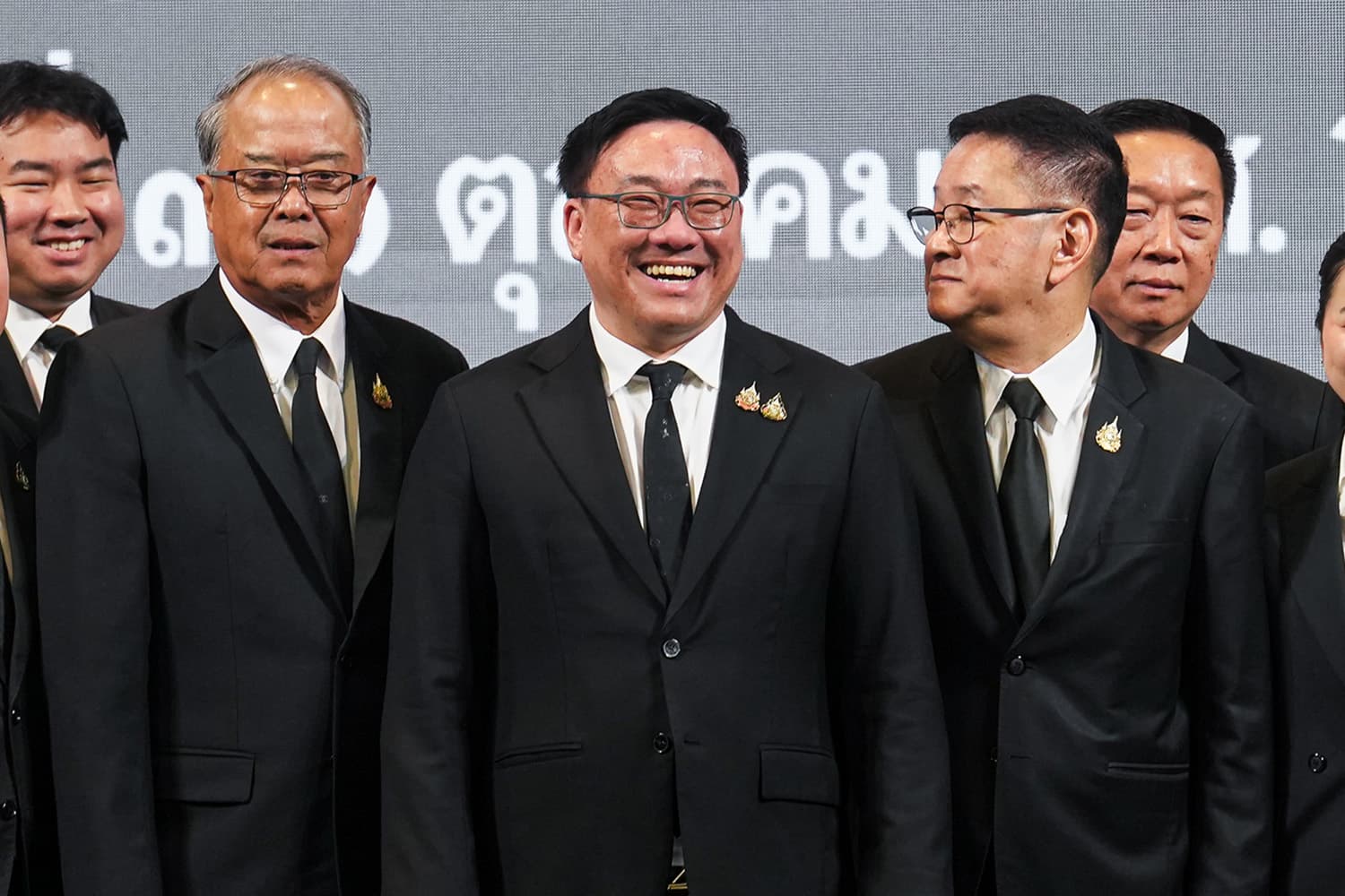 ไร้ ‘ชินวัตร’ กก.บห.เพื่อไทย ‘เพื่อไทย’ เชื่อมี ปชช. 10 ล้านเสียง หนุนสู้เป็น ‘รัฐบาล’