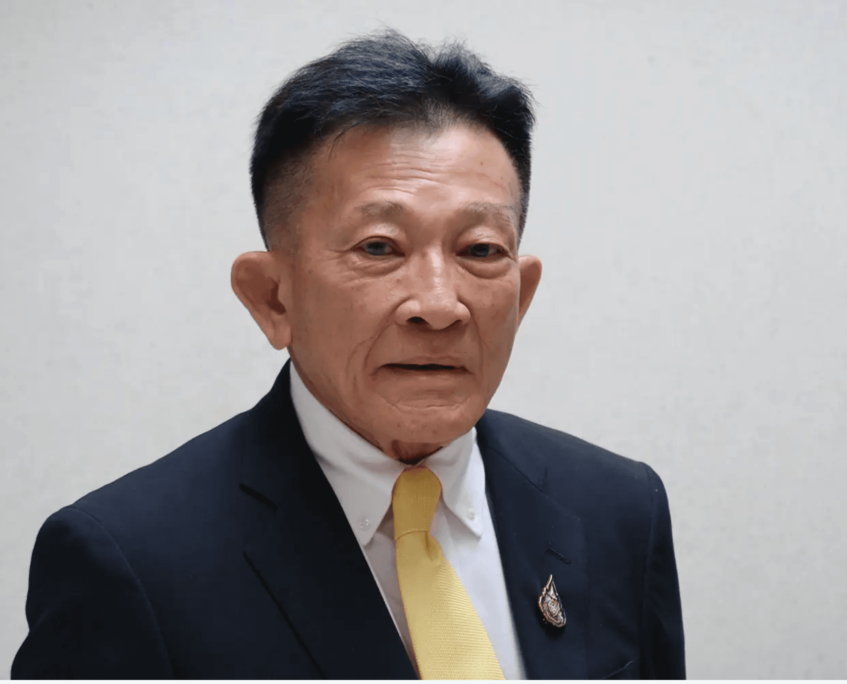 สมพงษ์ อมรวิวัฒน์  รุ่นเก่ายุคแรกก่อนมีพรรคเพื่อไทย ถึงเวลาอำลาพรรคแล้ว อาจเป็นอะไหล่เครื่องรุ่นเก่า ที่ไม่เข้ากับเครื่ิองรุ่นใหม่ของพรรค